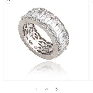 Beautiful Sterling Silver Ring with Clear Stones - Size 8